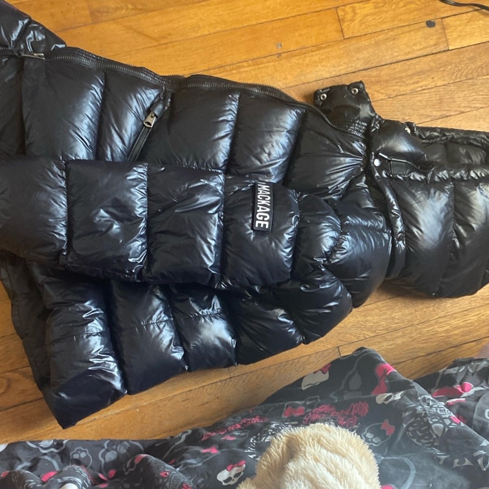Women’s Black Puffer Jacket